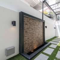 Water feature wall
